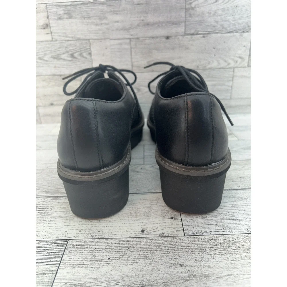 Clarks airabell tye
